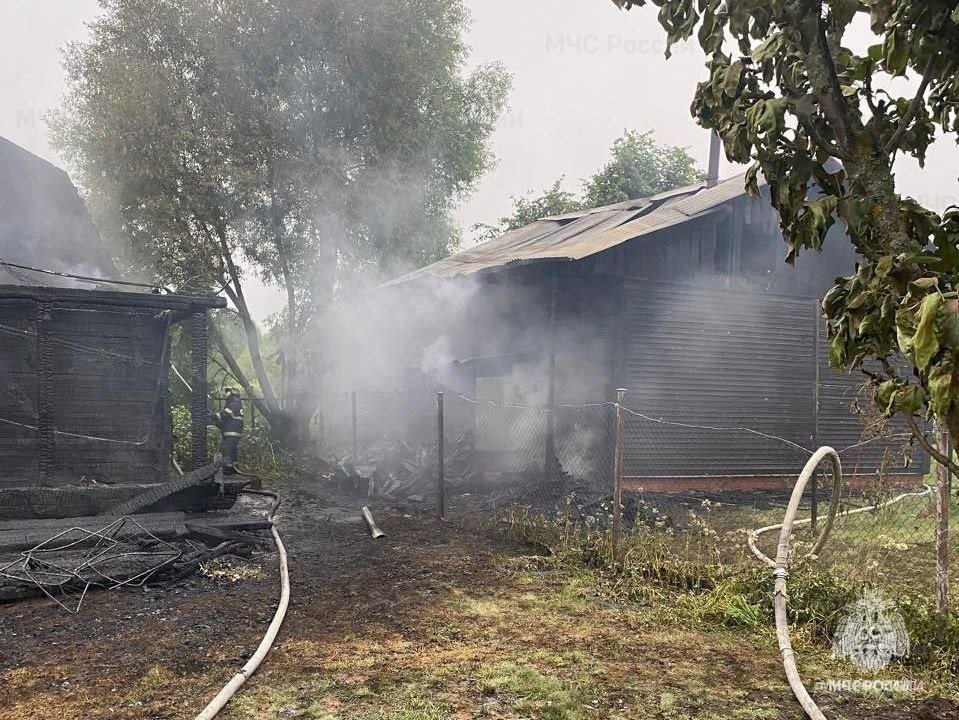 Причиной гибели четырех человек на пожаре в Волоколамском городском округе по предварительным данным стала неисправность электрооборудования