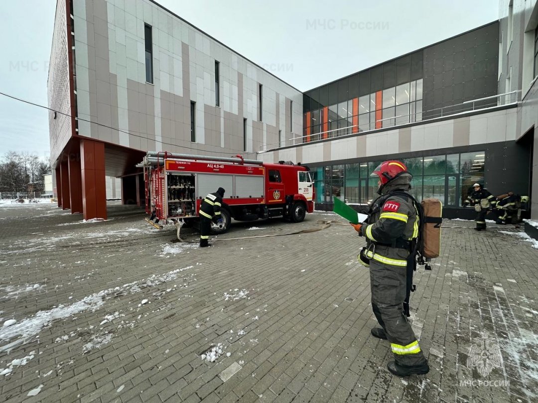 В Волоколамске отработаны навыки тушения пожаров в образовательных учреждениях