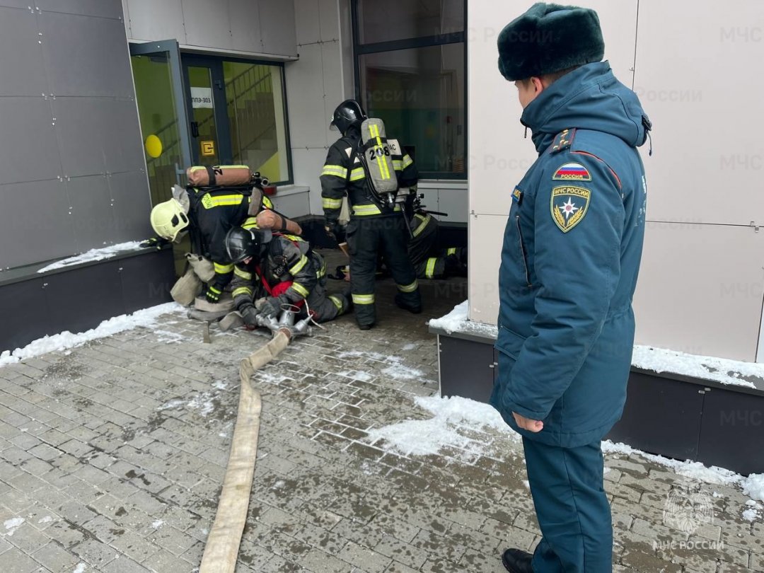 В Волоколамске отработаны навыки тушения пожаров в образовательных учреждениях