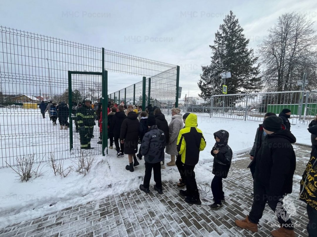 В Волоколамске отработаны навыки тушения пожаров в образовательных учреждениях